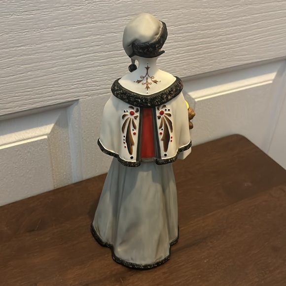 Avon Mrs Albee President’s Club Award Holiday figurine, collectors. - Picture 9 of 12